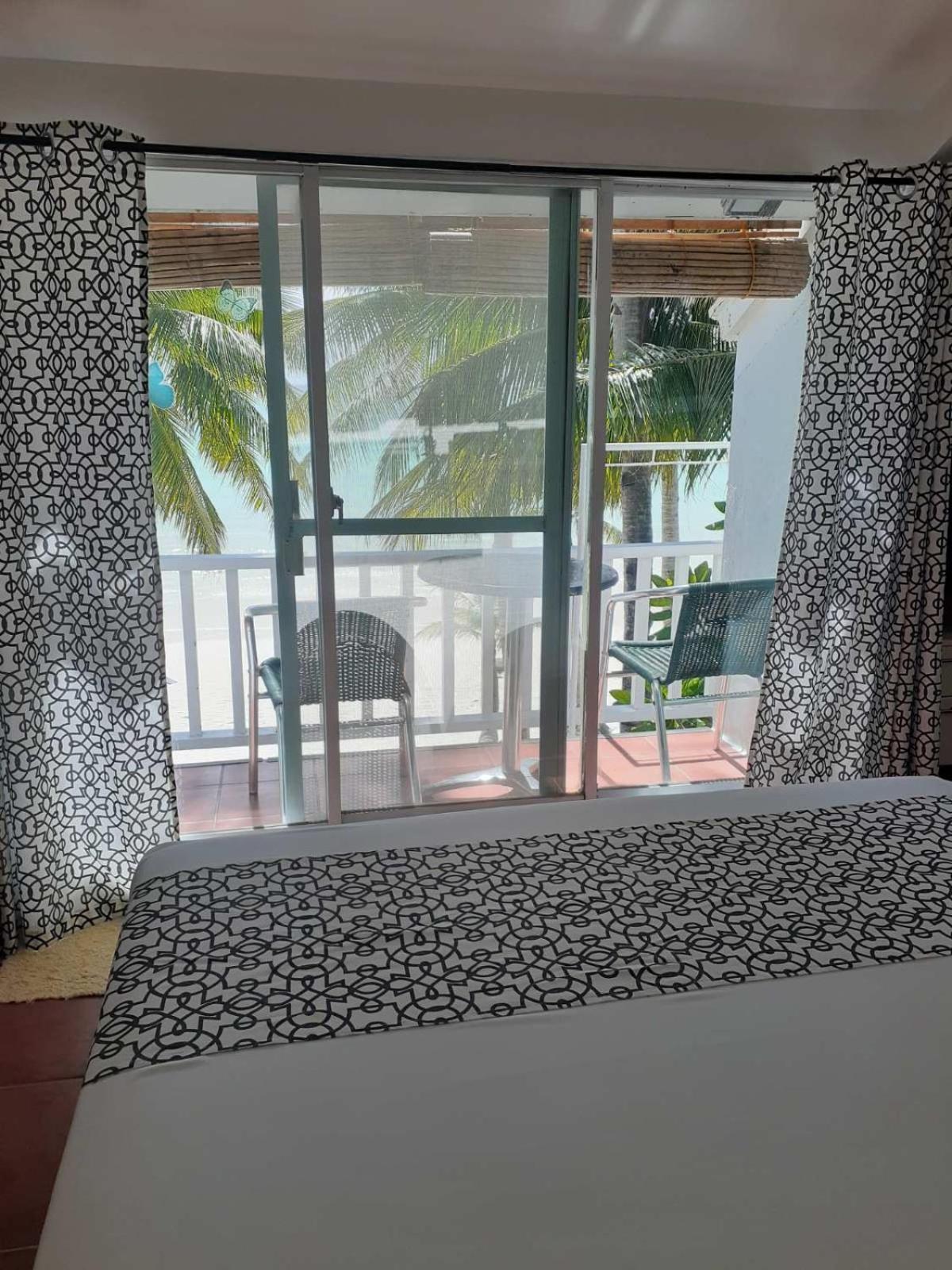Bluewaves Beach House Balabag  Bagian luar foto