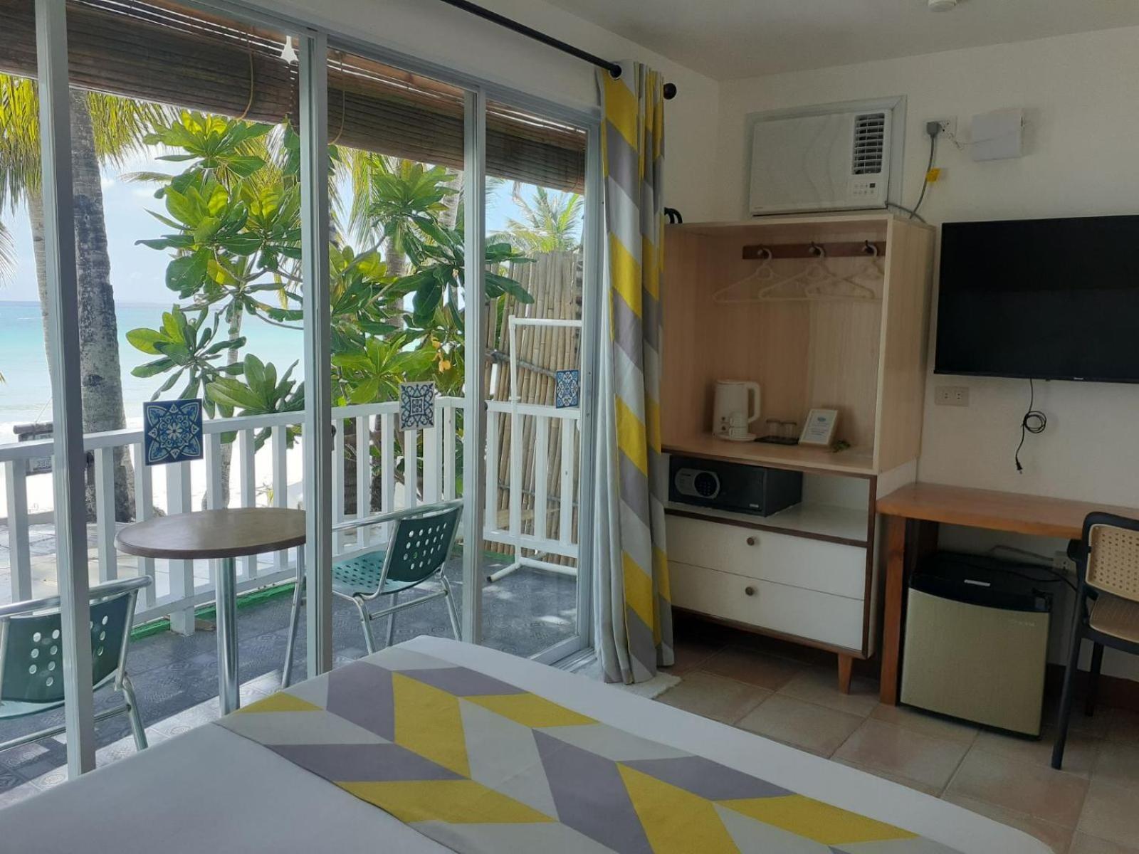 Bluewaves Beach House Balabag  Bagian luar foto
