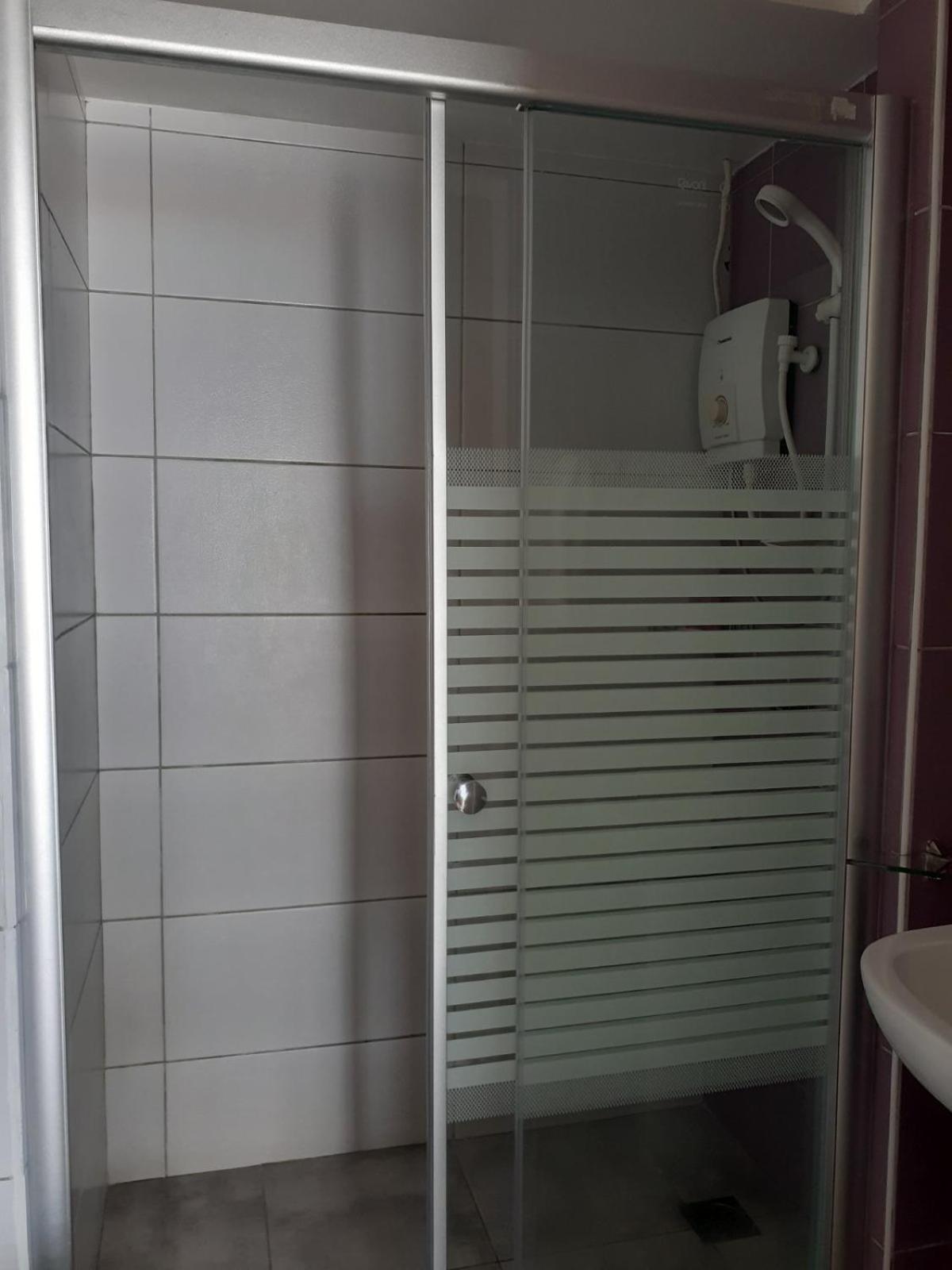 Bluewaves Beach House Balabag  Bagian luar foto