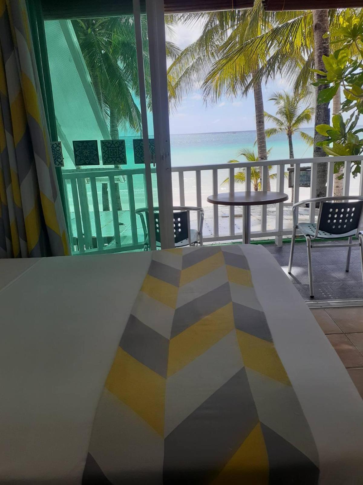 Bluewaves Beach House Balabag  Bagian luar foto