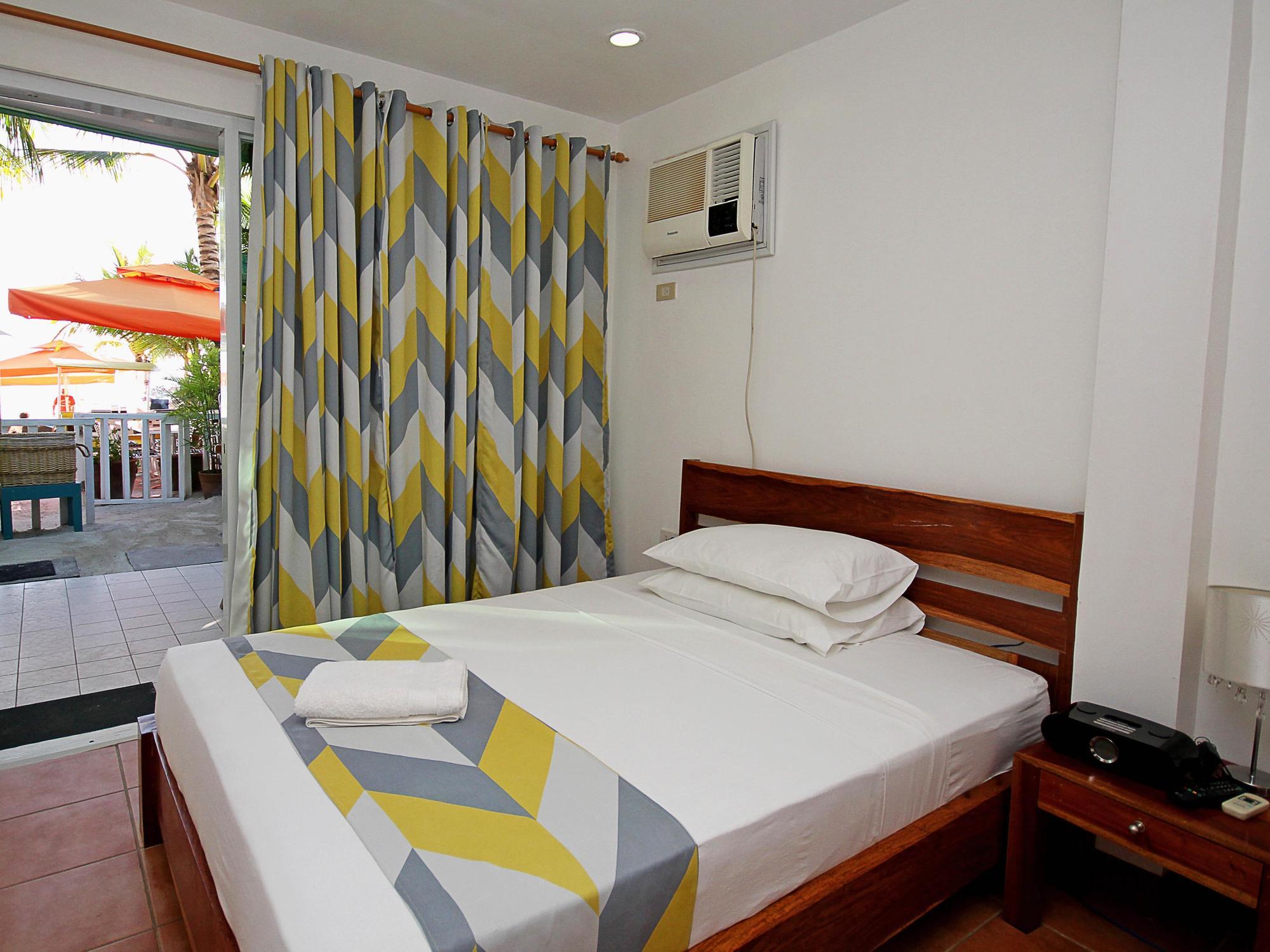 Bluewaves Beach House Balabag  Bagian luar foto